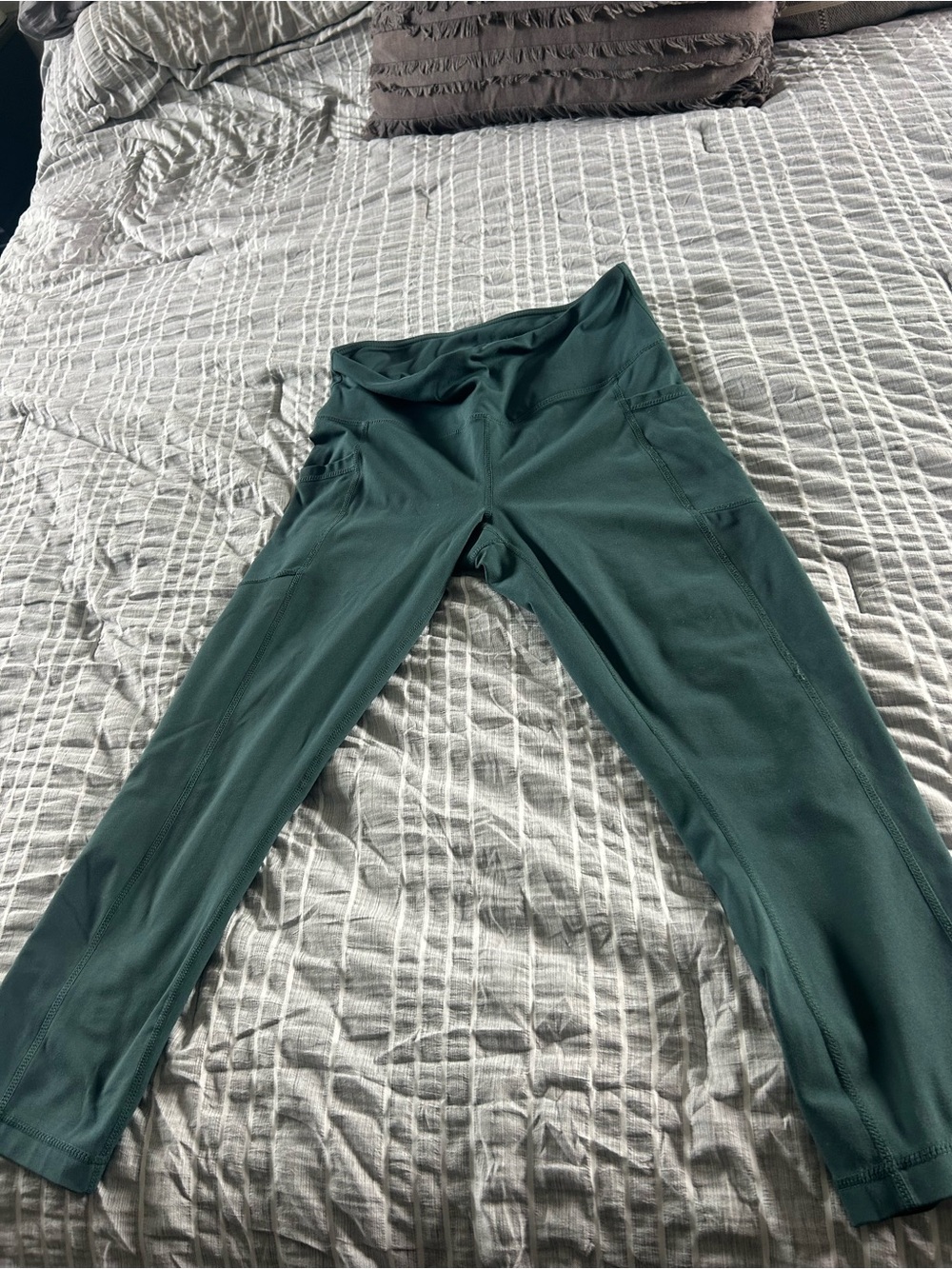 Dark Green Athletic Leggings with Side Pockets